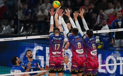 Halkbank CEV Kupası 2025 sonuçları açıklandı, yarı finalde Perugia'ya 3-0 mağlup oldular ve üçüncülük maçına hazırlanıyorlar.