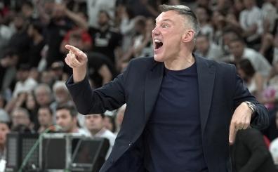 canlı maç sonuçları ile Türkiye'nin en güncel spor haberleri ve canlı skorlarını anında takip edin, futbol ve basketbolun nabzını tutun.