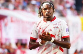 Galatasaray transfer belirsizliği nedeniyle B planı arayışında. Transfer politikaları ve taraftarın beklentileri.