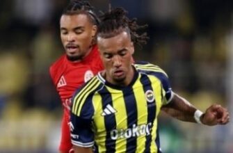 Sporx mobil uygulama ile canlı skorları takip edin, transfer haberlerinden anında haberdar olun. Tüm spor güncellemeleri cebinizde.