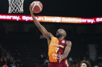 Spor haberleri mobil deneyim sunan platformumuzda Süper Lig, basketbol ve diğer sporlarda canlı skorlar, maç analizleri ve transfer merkezi ile güncel kalın.