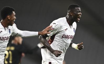 Sporx canlı skor güncellemeleri ile Süper Lig ve uluslararası maçları anlık takip edin, en hızlı sonuçlara ulaşın.