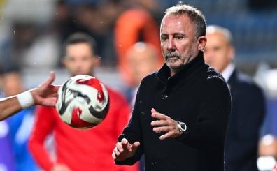 Beşiktaş oyun planı yenileniyor; Sergen Yalçın Orkun Kökçü'yü 10 numaraya alıyor ve kanatlarda Cerny dönüyor.