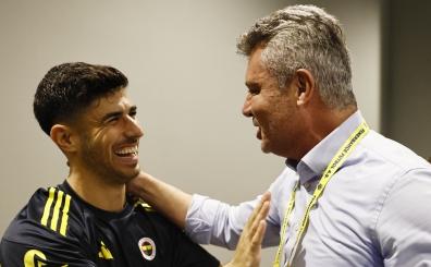 Sadettin Saran ve Marco Asensio dostane diyaloğu Fenerbahçe maç sonrası futbolun eğlencesini gösteriyor.