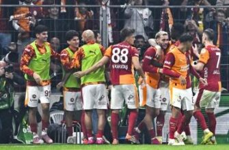 VAR tartışmaları Galatasaray Gençlerbirliği maçında yeniden gündem oldu. Sosyal medya ve kulüp yetkilileri VAR kararlarına tepki gösterdi.