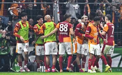 VAR tartışmaları Galatasaray Gençlerbirliği maçında yeniden gündem oldu. Sosyal medya ve kulüp yetkilileri VAR kararlarına tepki gösterdi.